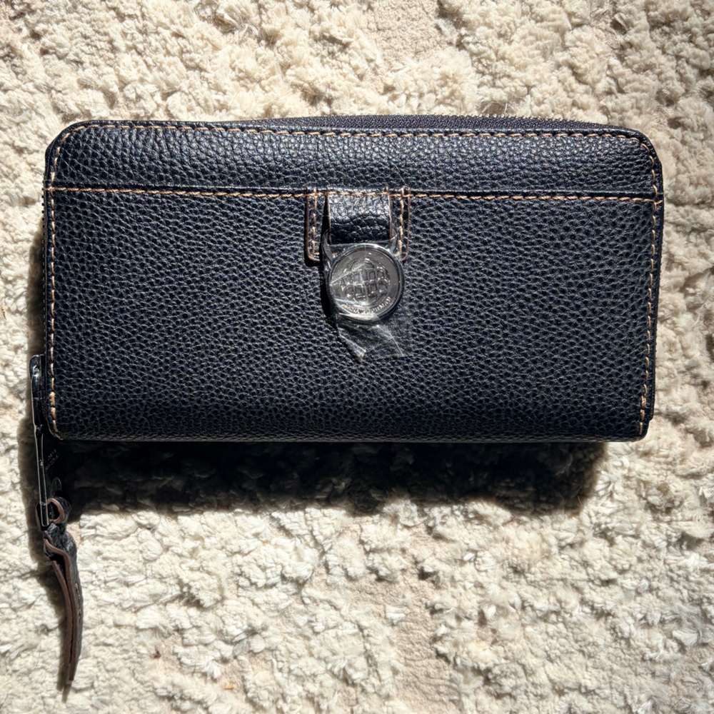 NWOT DANA BUCHMAN Charm Large Zipper WALLET CLUTCH OS